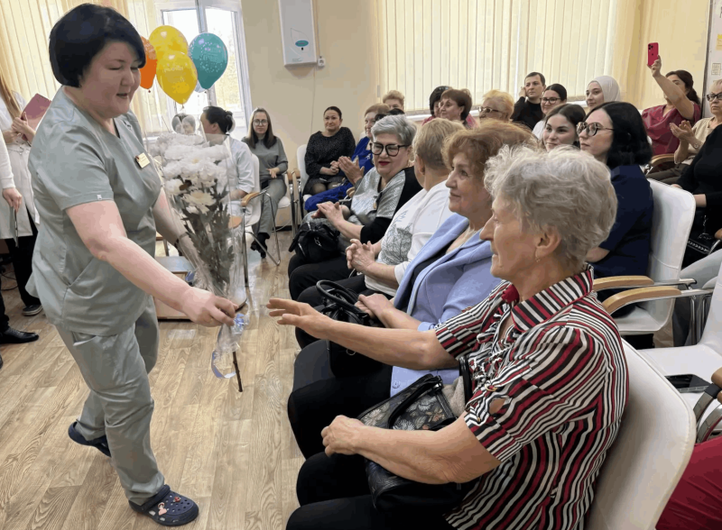 В Няганской городской поликлинике отметили Международный день медицинской сестры