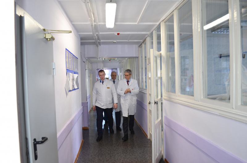 Глава медицинского ведомства Югры посетил Урайскую больницу Глава медицинского ведомства Югры посетил Урайскую больницу
