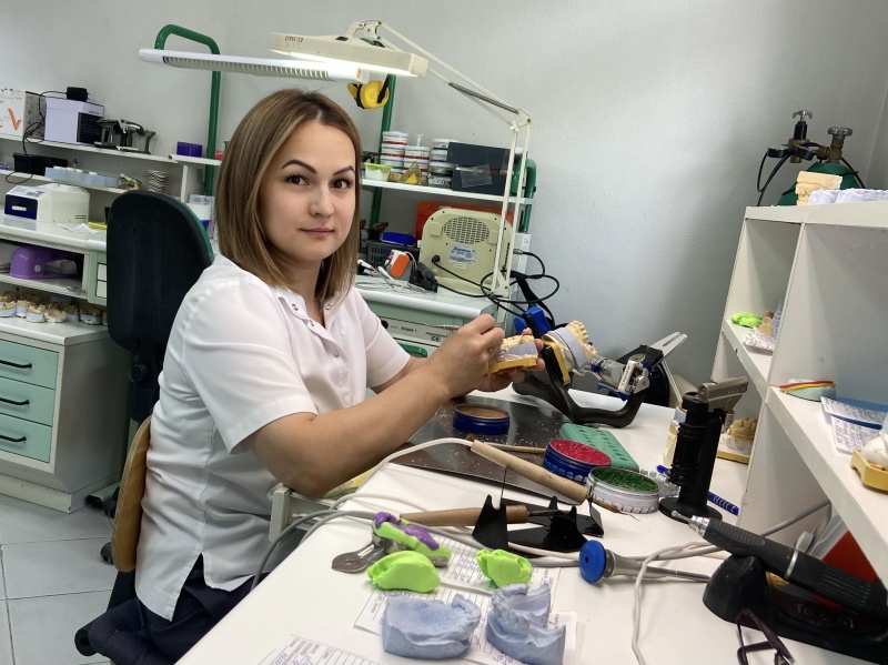 25 июля – день зубного техника
