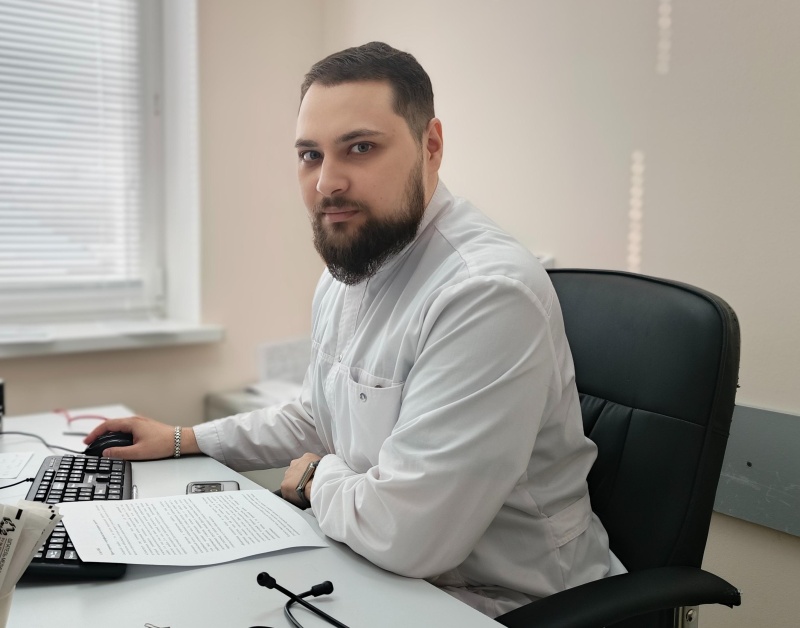 При каких симптомах следует срочно обратиться к эндокринологу