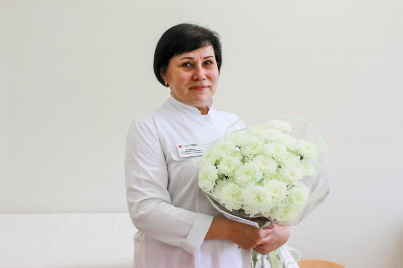 «Всему своё время»: в Нижневартовске проводили на заслуженный отдых еще одного ветерана сестринского дела