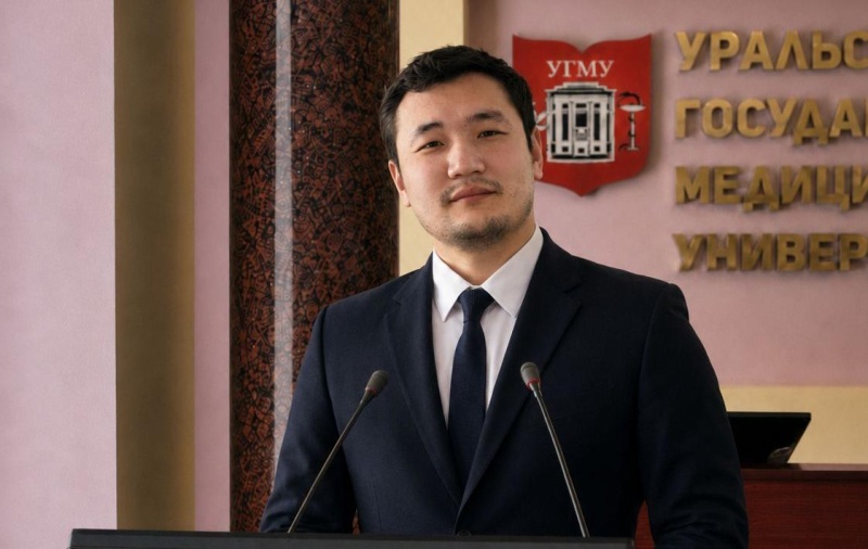 В Сургуте врач стал кандидатом медицинских наук